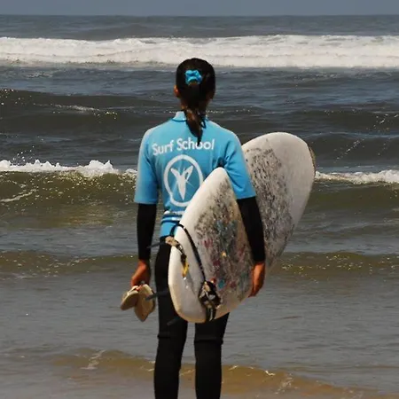 Furadouro Surf Camp 度假居 *