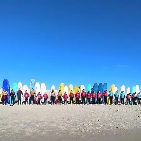 בית נופש Furadouro Surf Camp *