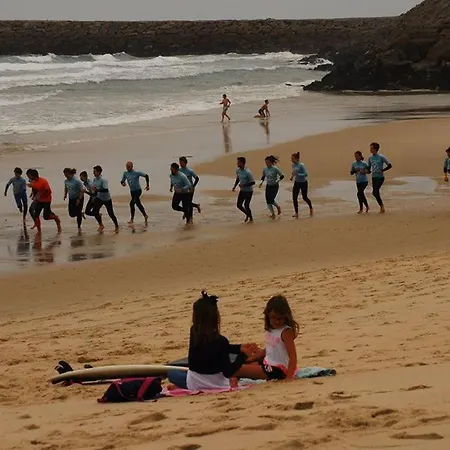 Furadouro Surf Camp בית נופש