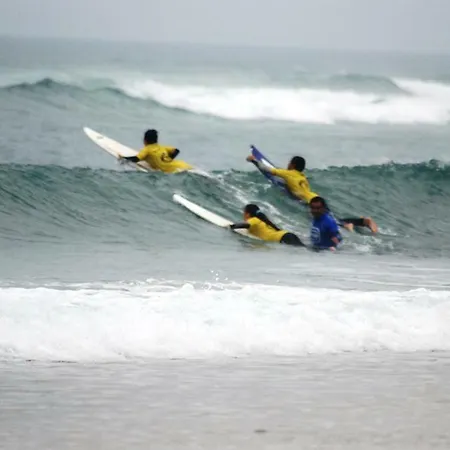 בית נופש Furadouro Surf Camp אובאר