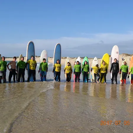 בית נופש Furadouro Surf Camp