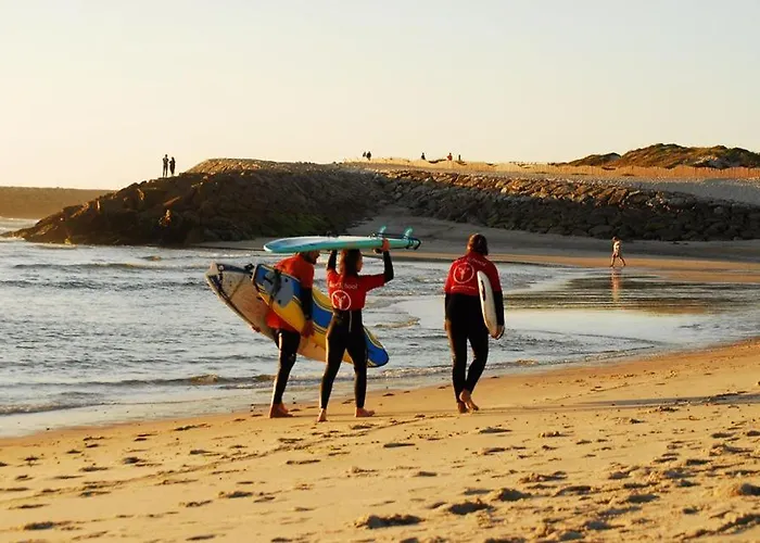 別荘 Furadouro Surf Camp オヴァール
